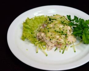 Смачні та прості рецепти салатів з маринованими опеньками