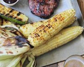 Jak gotować młodą kukurydzę: gotować, rozprowadzać i piec na grillu Kukurydza na grillu z folią przepis